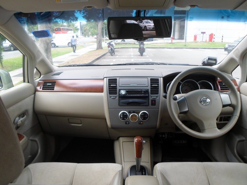 Nissan latio 1.5a sports premium #10